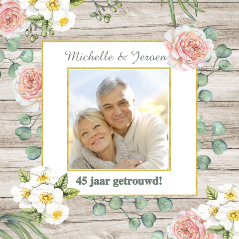 Huwelijksjubileum 45 jaar getrouwd met rozen en eucalyptusblad