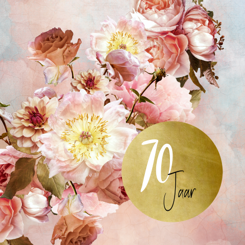 Uitnodiging 70ste verjaardag met roze bloemen