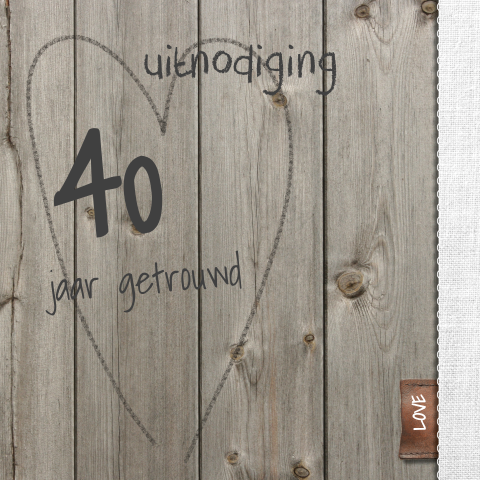 Uitnodiging wit geverfd hout en getekend hart 50 jaar huwelijk
