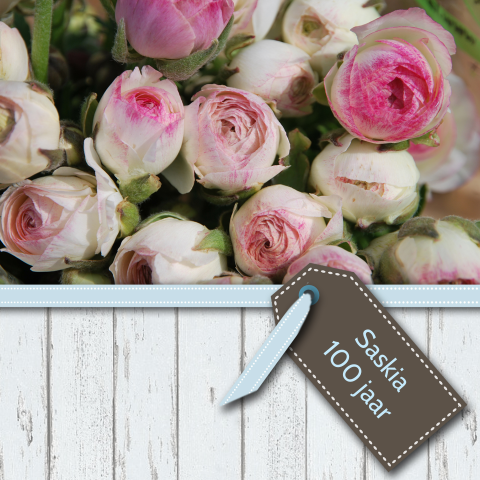 Verjaardag 100 jaar feest kaart met witte rozen en hout
