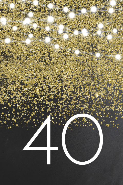 Verjaardagsuitnodiging 40 jaar met gouden glitters op krijtbord