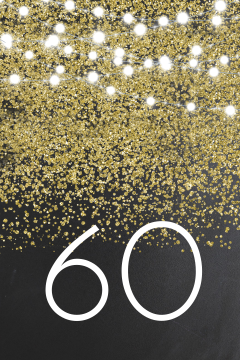 Verjaardagsuitnodiging 60 jaar met gouden glitters op krijtbord